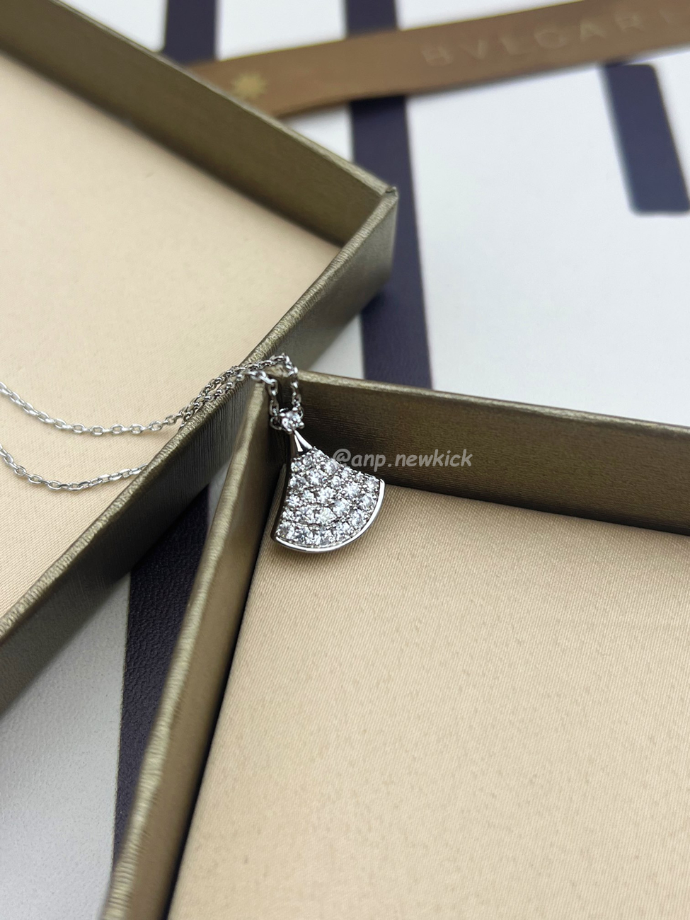 Bulgari Mini Dress Full Of Diamonds, Small Necklace (6) - www.newkick.vip